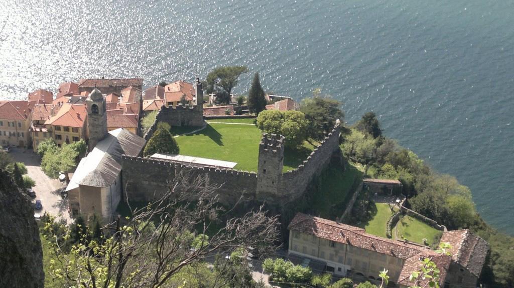 Al Castello Apartment Dervio Exterior photo